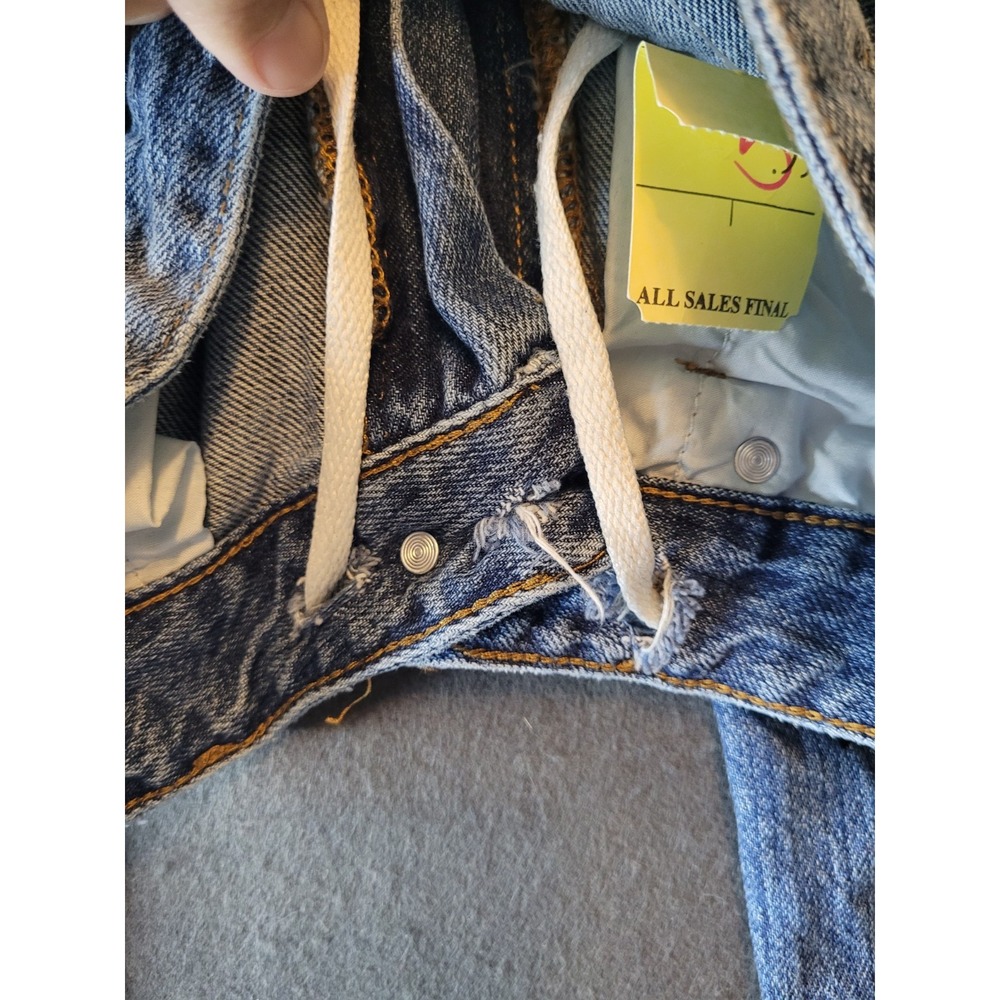 SOHO Women's Blue Light Wash Denim Straight Leg Mid Rise 5-Pocket Embroidered - Picture 6 of 10